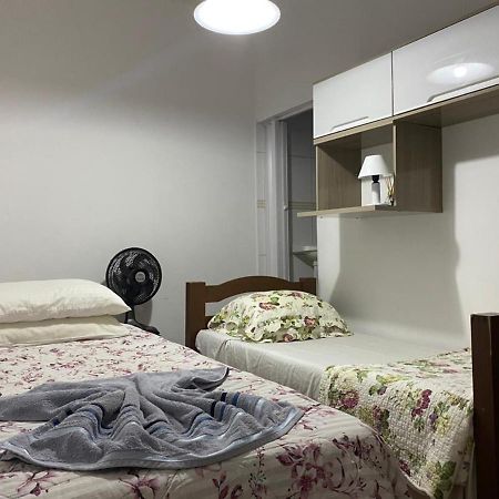 Hostel Gru Economico Com Quartos Individuais E Translado グアルーリョス エクステリア 写真