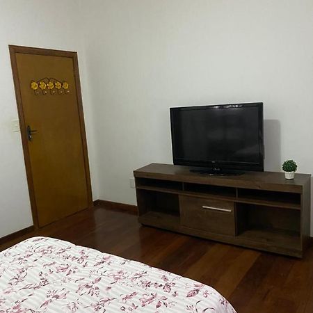 Hostel Gru Economico Com Quartos Individuais E Translado グアルーリョス エクステリア 写真