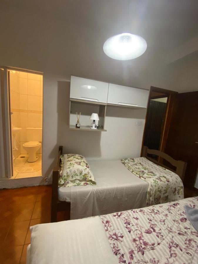 Hostel Gru Economico Com Quartos Individuais E Translado グアルーリョス エクステリア 写真